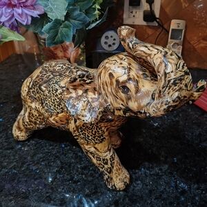 La Vie Standing Elephant